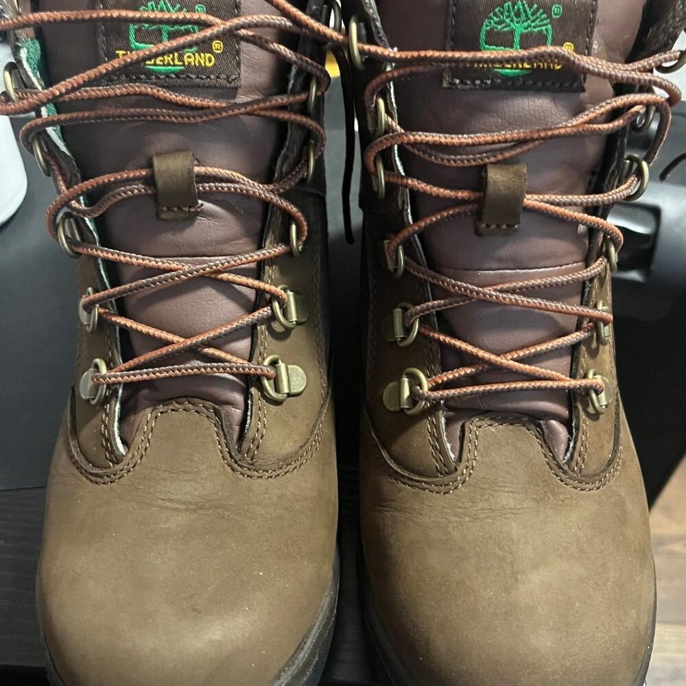 timberland m green 5.5 is new one time use